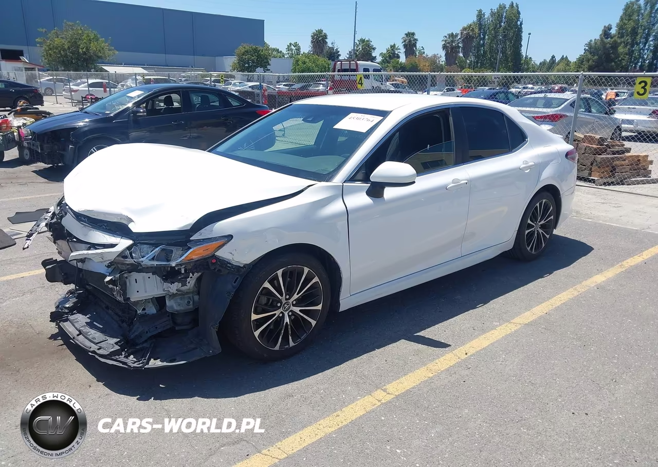 2018 Toyota Camry Se VIN:4T1B11HK4JU083665 - 2