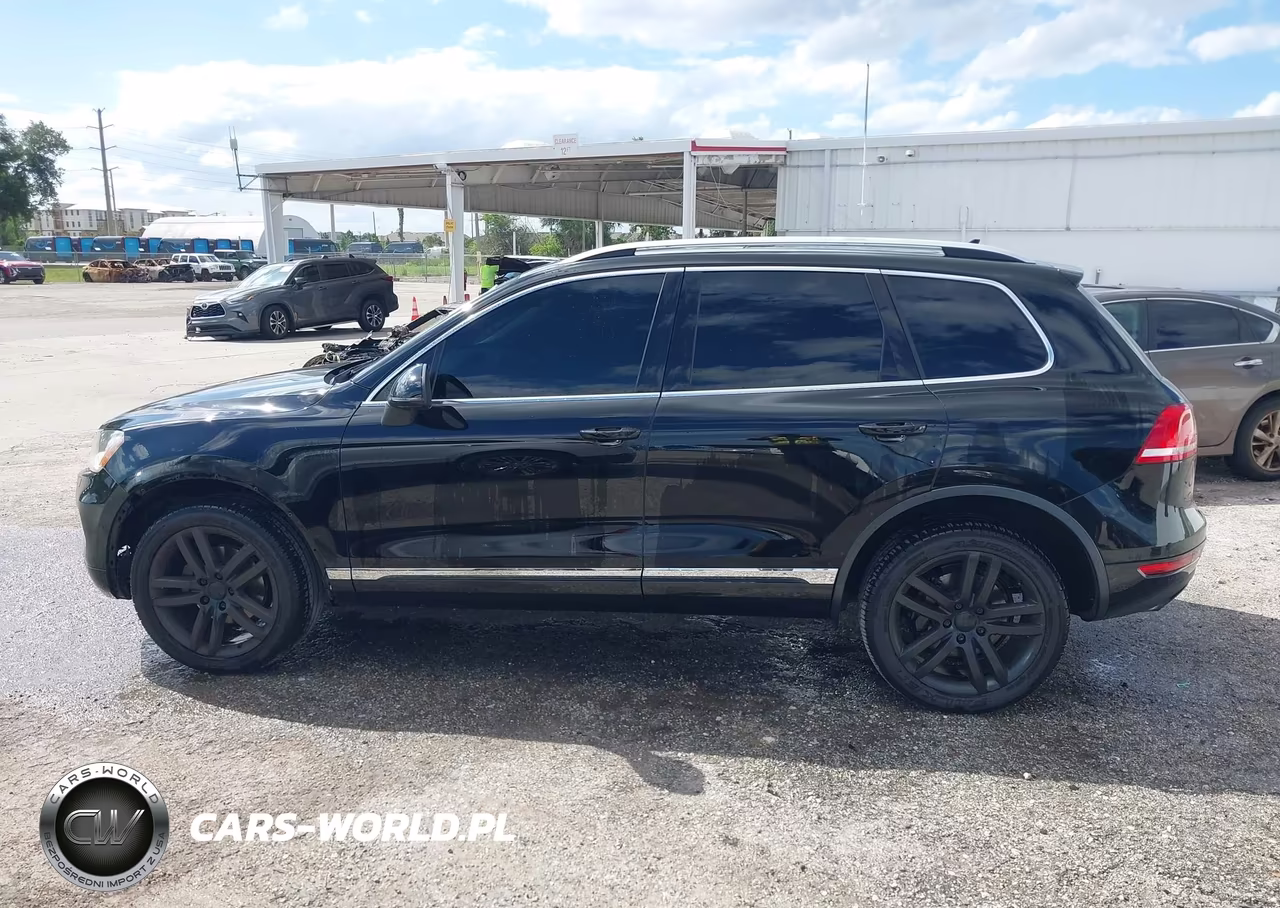 2014 Volkswagen Touareg 3.6L Lux VIN:WVGEF9BP0ED008548 - 14