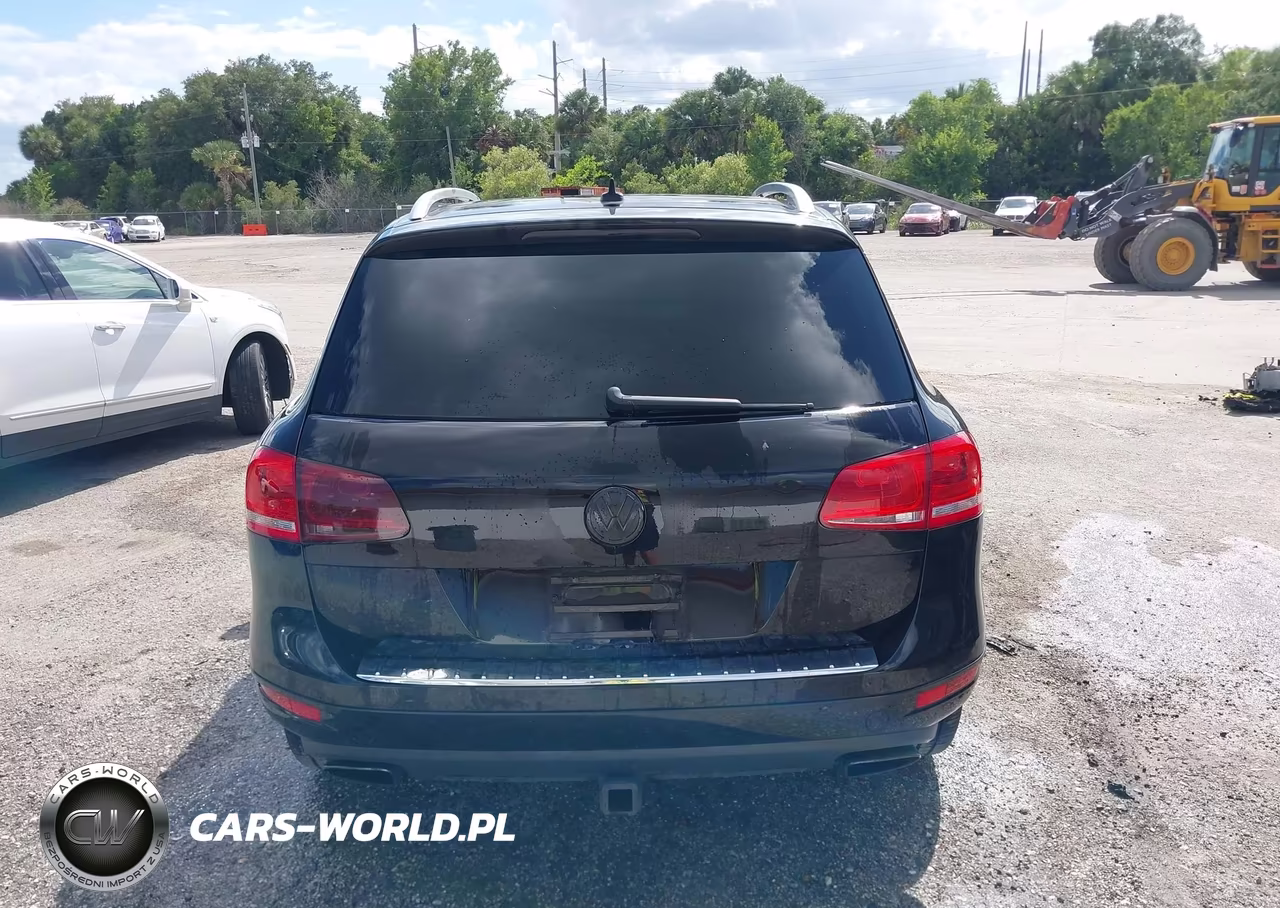 2014 Volkswagen Touareg 3.6L Lux VIN:WVGEF9BP0ED008548 - 16