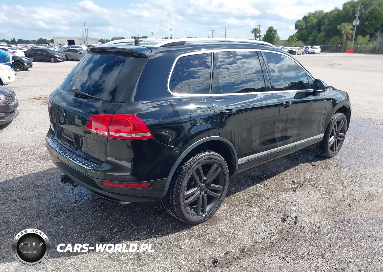 2014 Volkswagen Touareg 3.6L Lux VIN:WVGEF9BP0ED008548 - 4