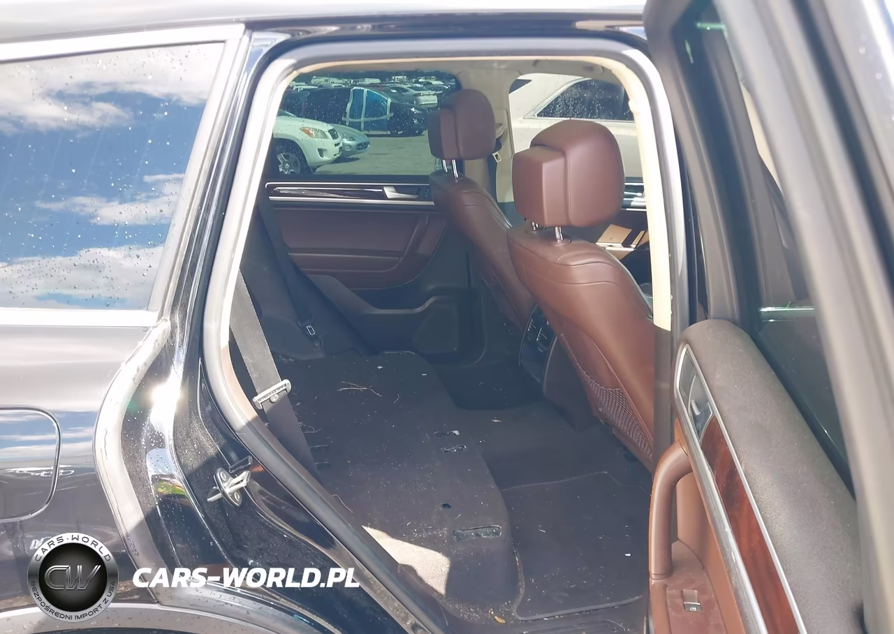 2014 Volkswagen Touareg 3.6L Lux VIN:WVGEF9BP0ED008548 - 8