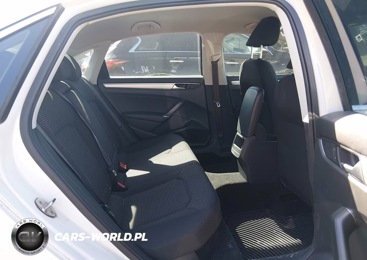 2016 Volkswagen Passat 1.8T S VIN:1VWAT7A39GC026342 - 8