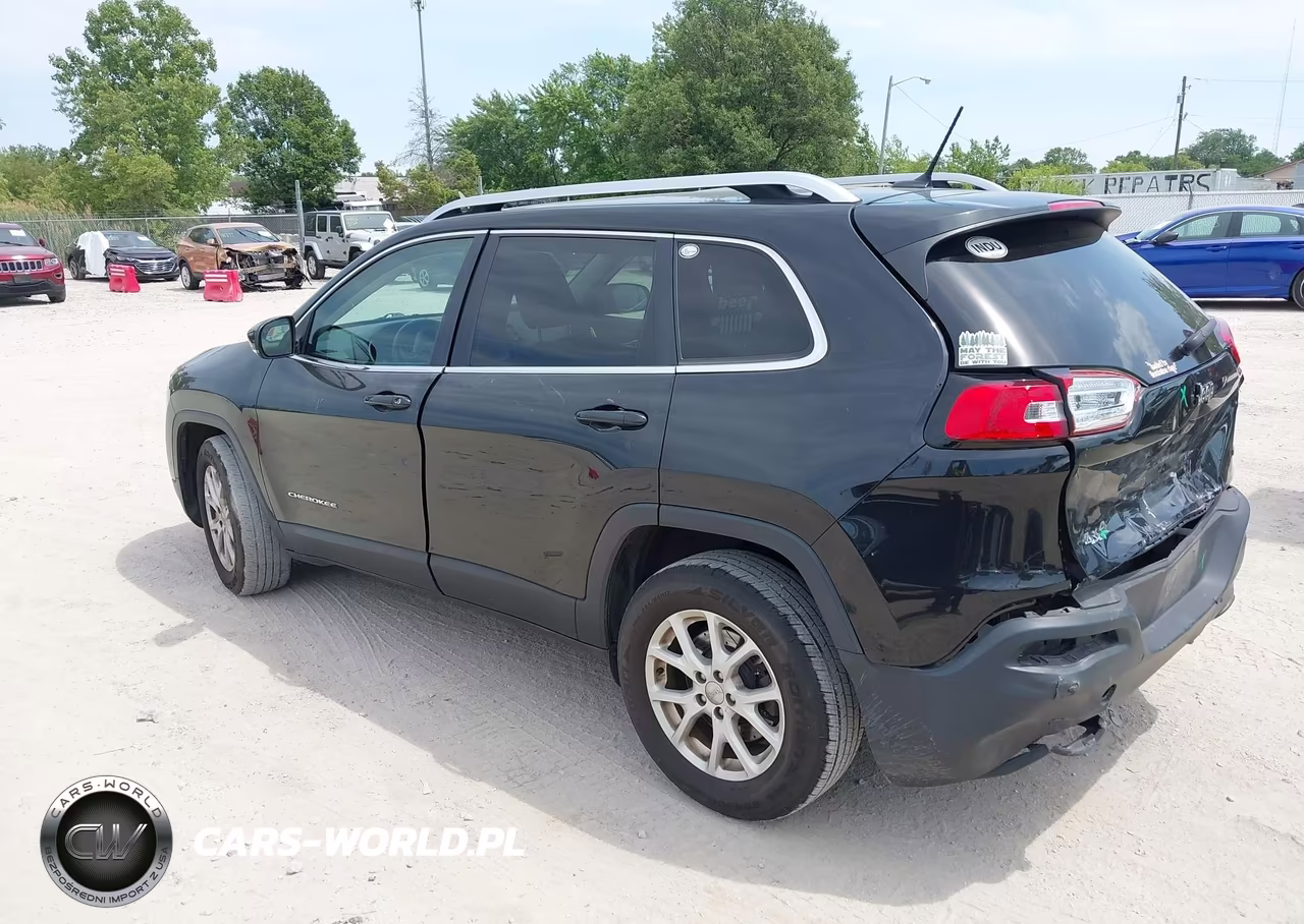 2015 Jeep Cherokee Latitude VIN:1C4PJMCS0FW795606 - 3