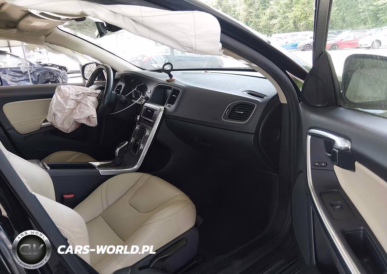 2017 Volvo S60 T5 Dynamic VIN:YV140MTLXH2427873 - 5