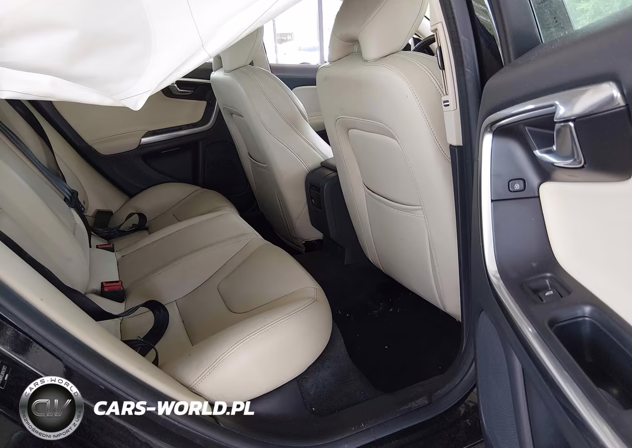 2017 Volvo S60 T5 Dynamic VIN:YV140MTLXH2427873 - 8