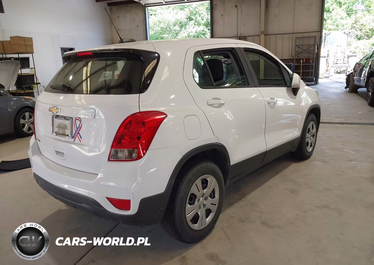 2018 Chevrolet Trax Ls VIN:3GNCJKSB2JL393631 - 4