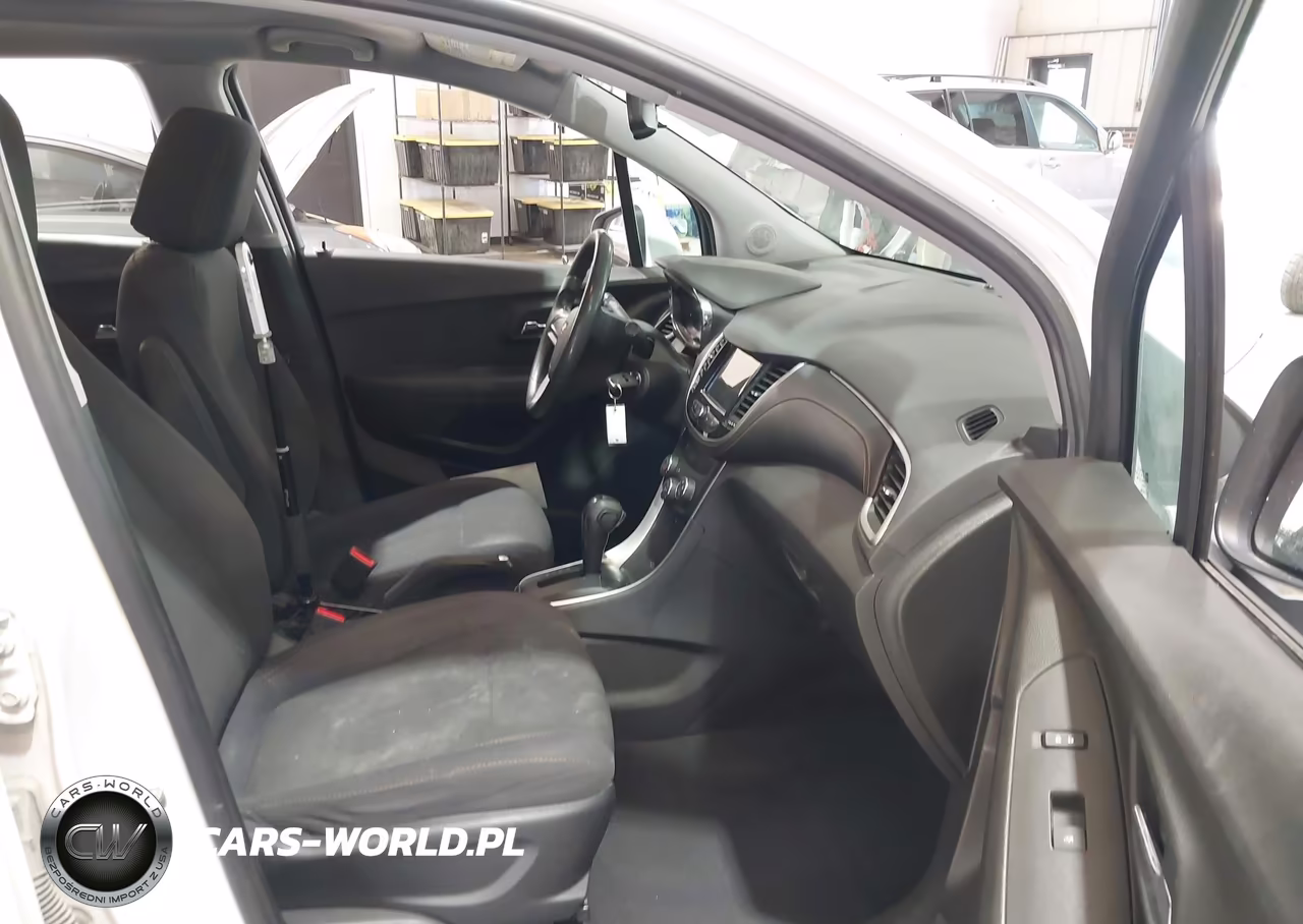 2018 Chevrolet Trax Ls VIN:3GNCJKSB2JL393631 - 5