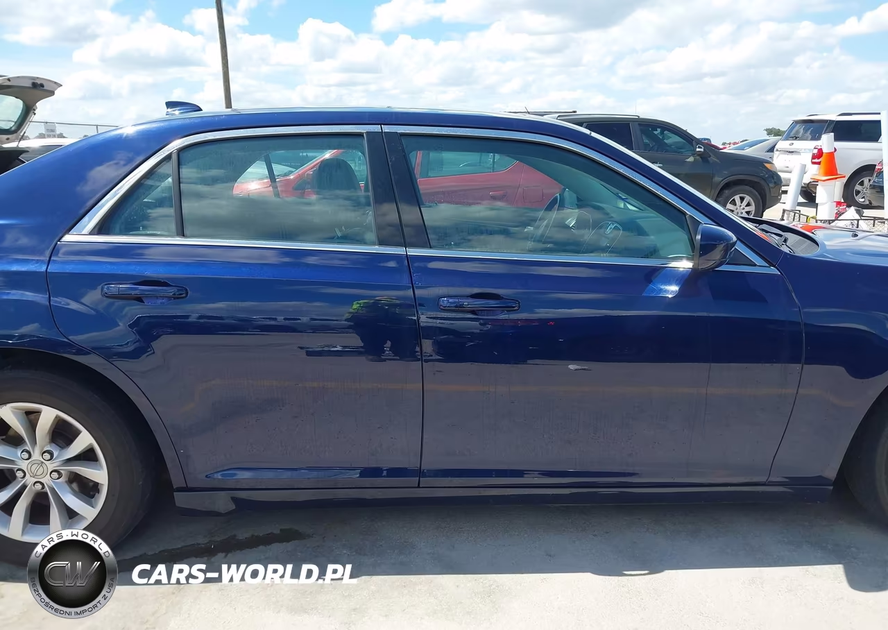 2016 Chrysler 300 Limited VIN:2C3CCAAG8GH243121 - 13