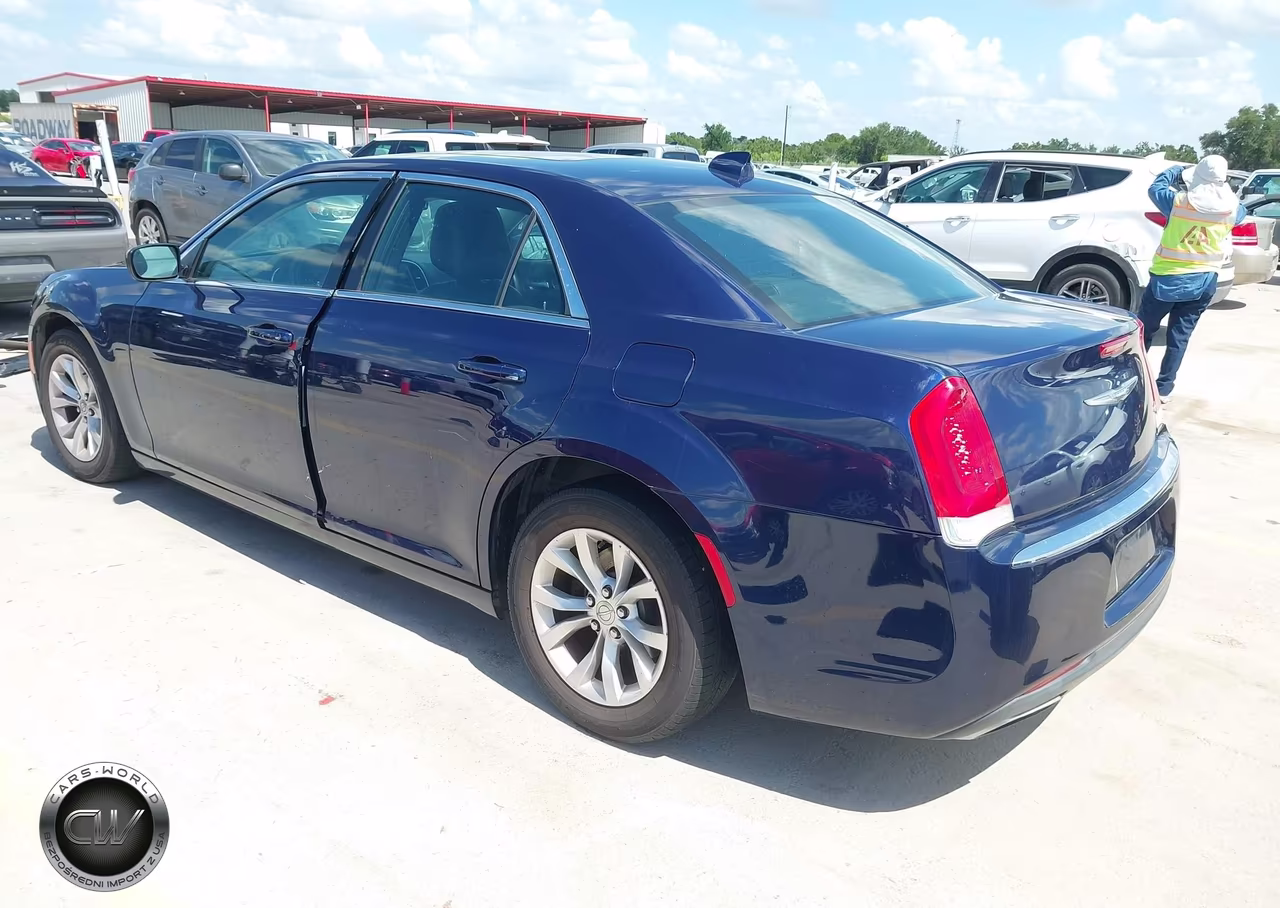 2016 Chrysler 300 Limited VIN:2C3CCAAG8GH243121 - 3