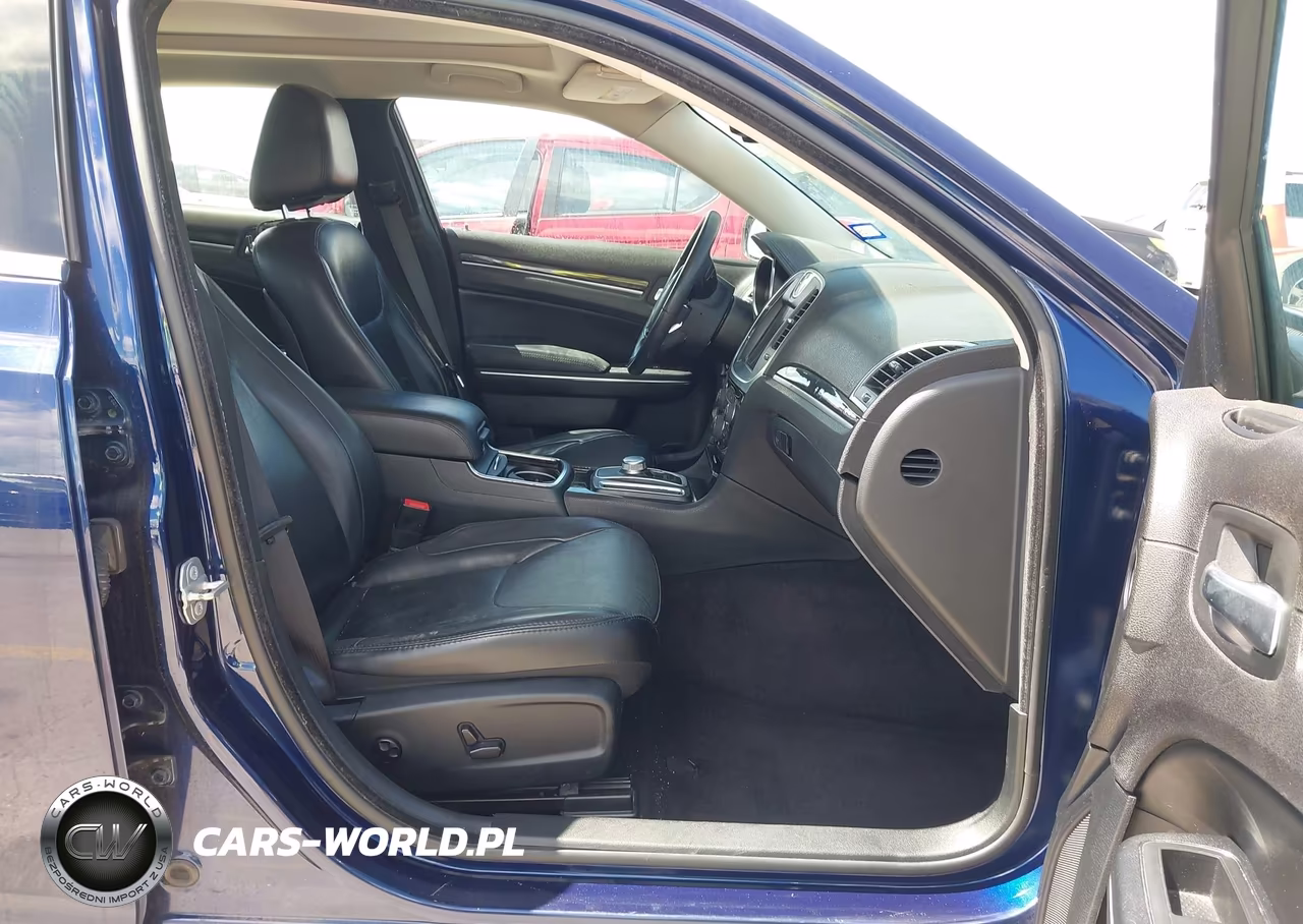 2016 Chrysler 300 Limited VIN:2C3CCAAG8GH243121 - 5
