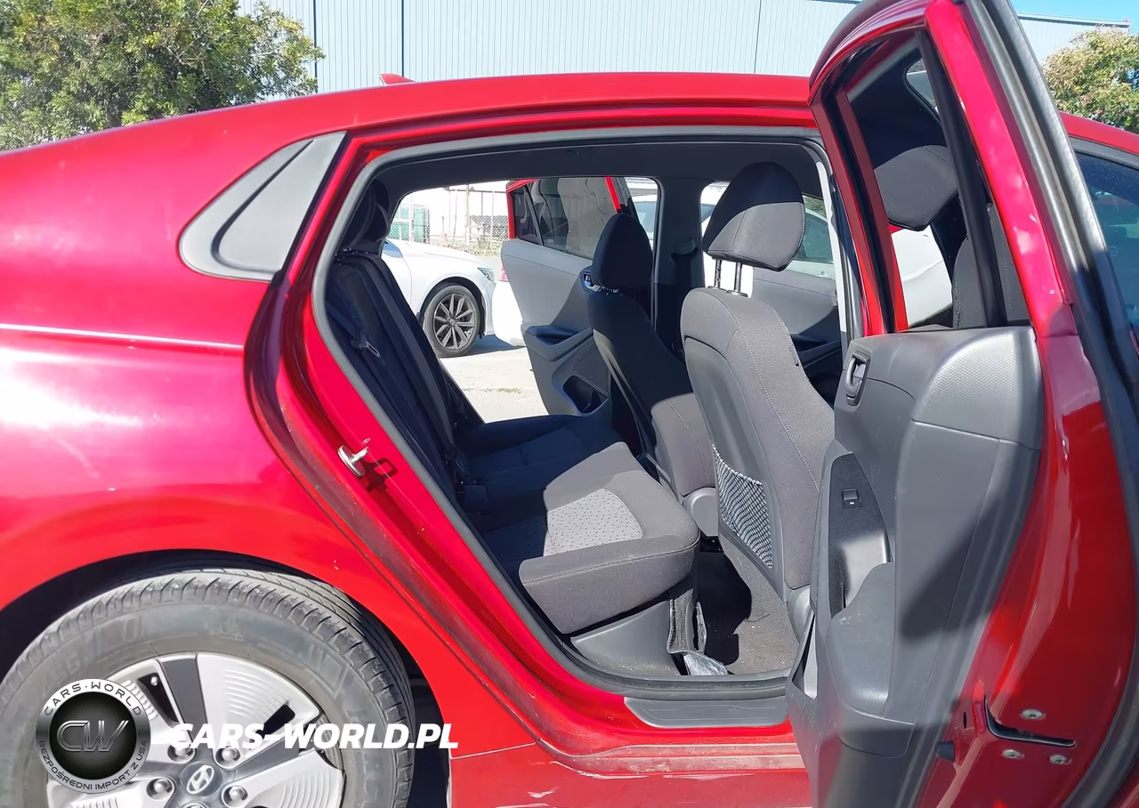 2019 Hyundai Ioniq Hybrid Blue VIN:KMHC65LC5KU140227 - 8