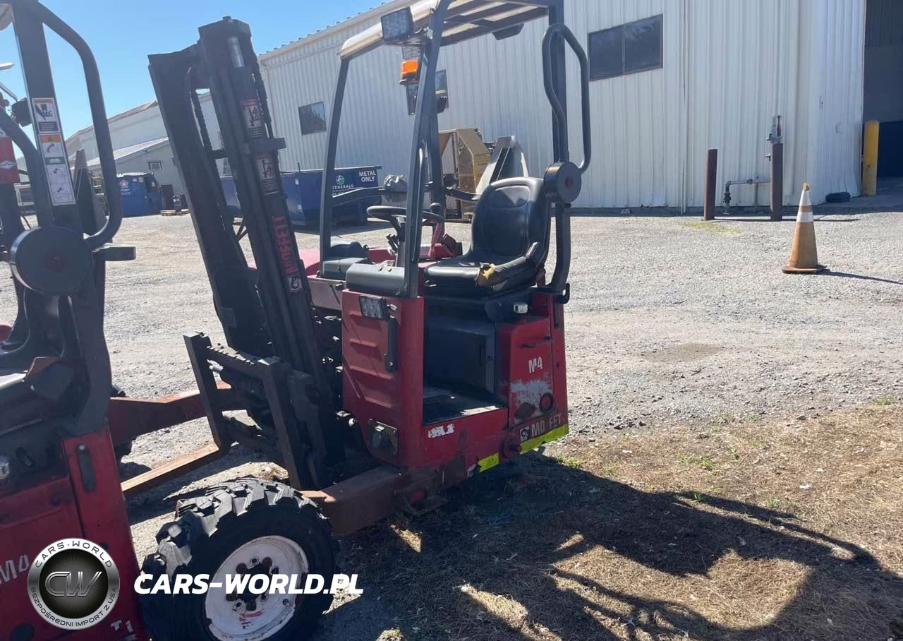 2014 Moffett M4 Forklift VIN:0090054 - 2