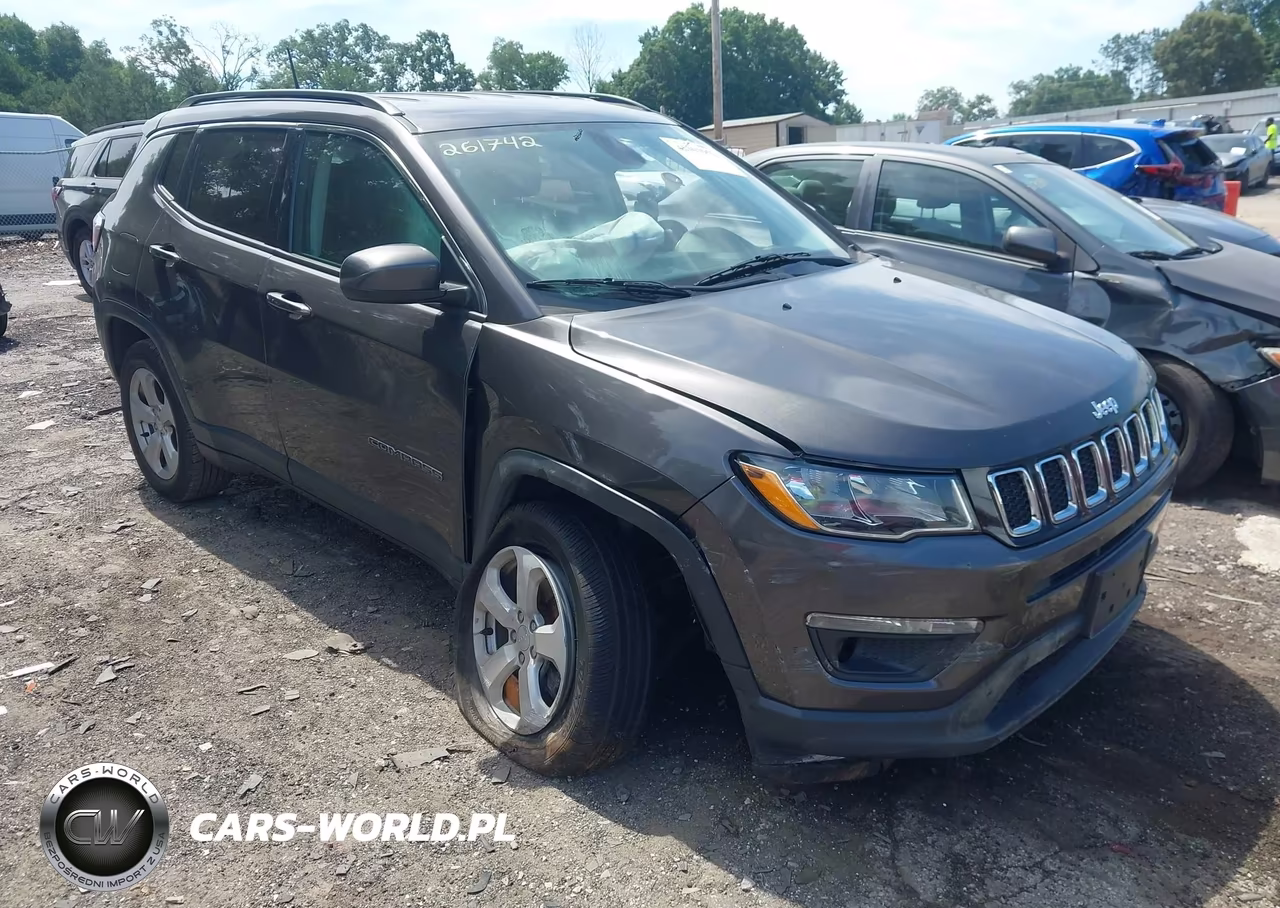 2018 Jeep Compass Latitude 4X4 – zdjęcie 1 z 16