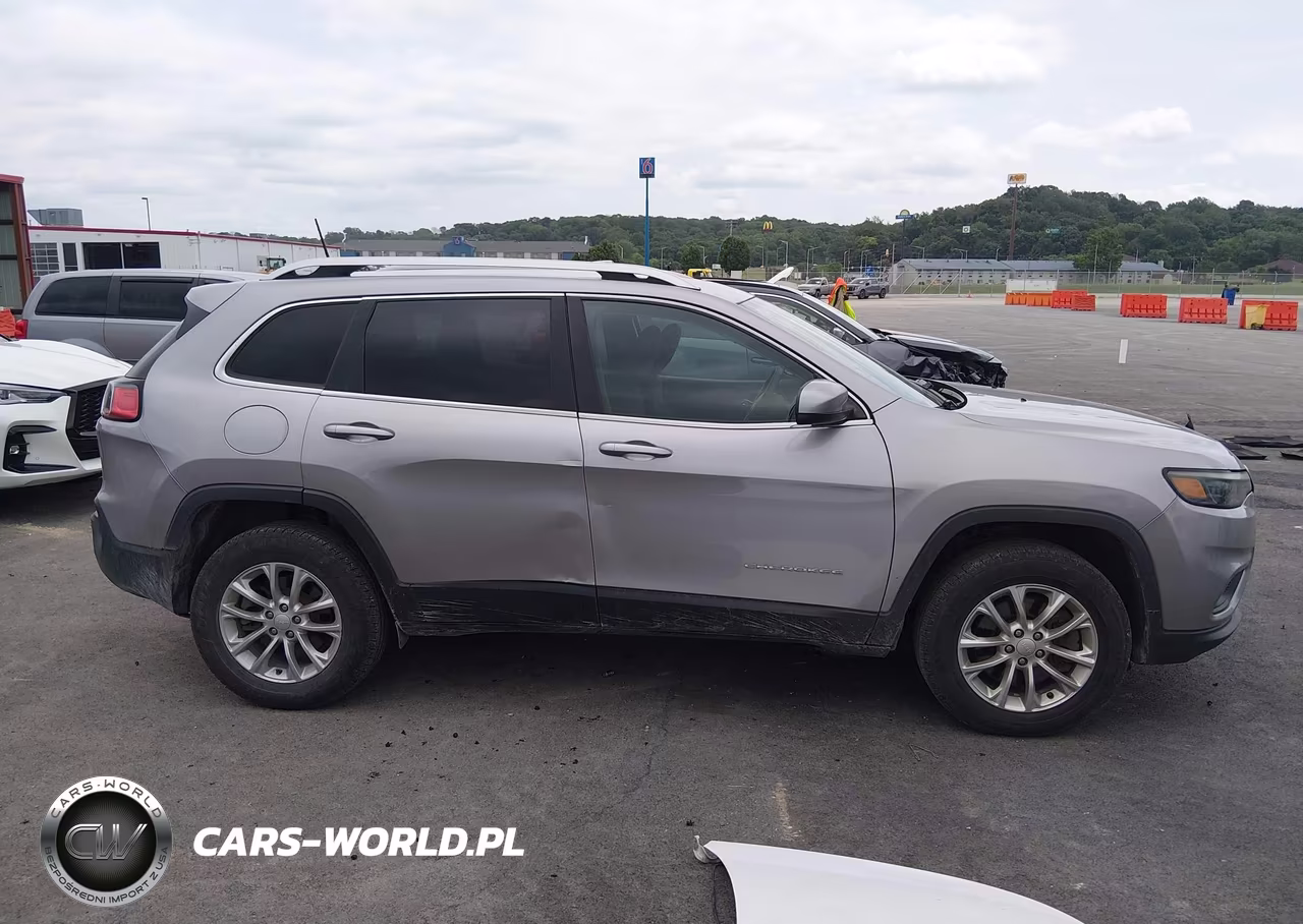 2019 Jeep Cherokee Latitude 4X4 VIN:1C4PJMCB3KD190064 - 13
