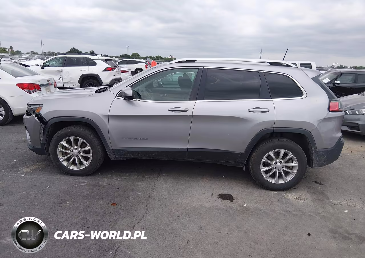 2019 Jeep Cherokee Latitude 4X4 VIN:1C4PJMCB3KD190064 - 14