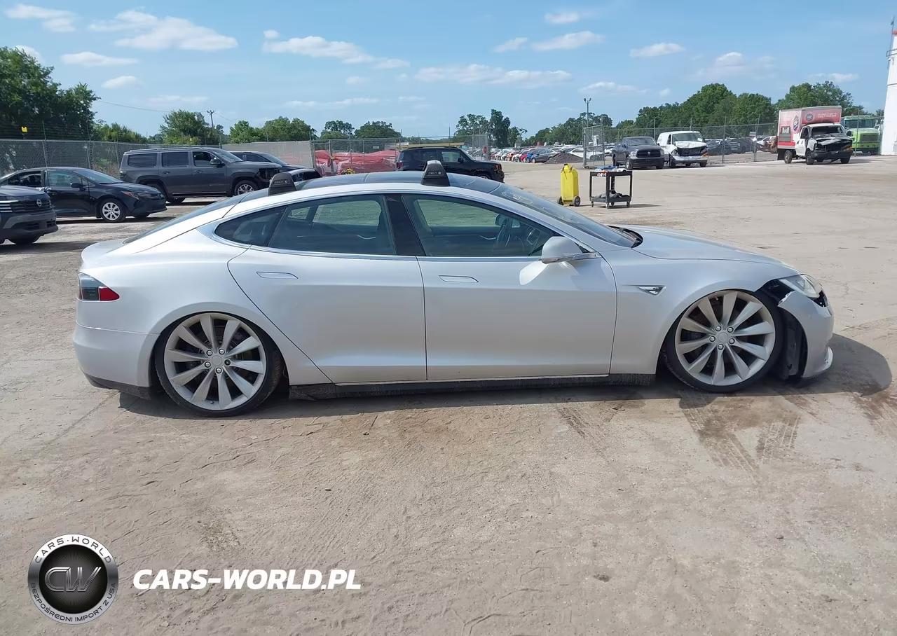 2013 Tesla Model S VIN:5YJSA1CN4DFP04115 - 13