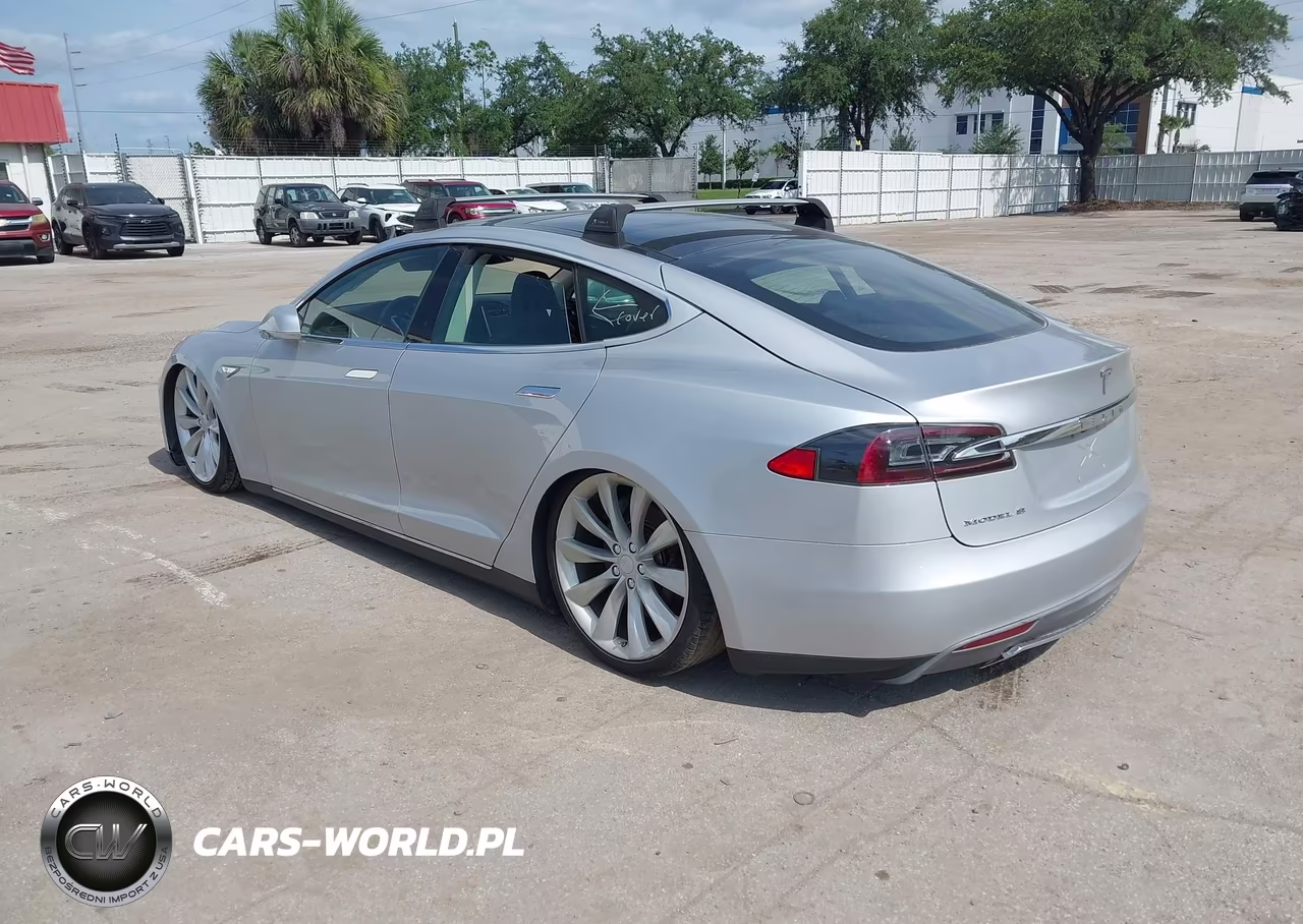 2013 Tesla Model S VIN:5YJSA1CN4DFP04115 - 3