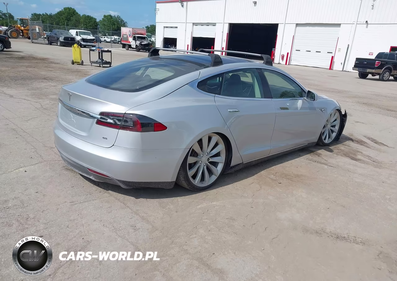 2013 Tesla Model S VIN:5YJSA1CN4DFP04115 - 4