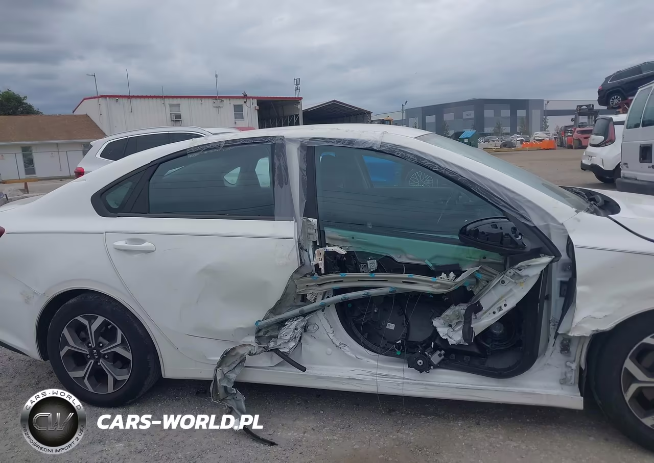 2020 Kia Forte Lxs VIN:3KPF24AD9LE179681 - 6