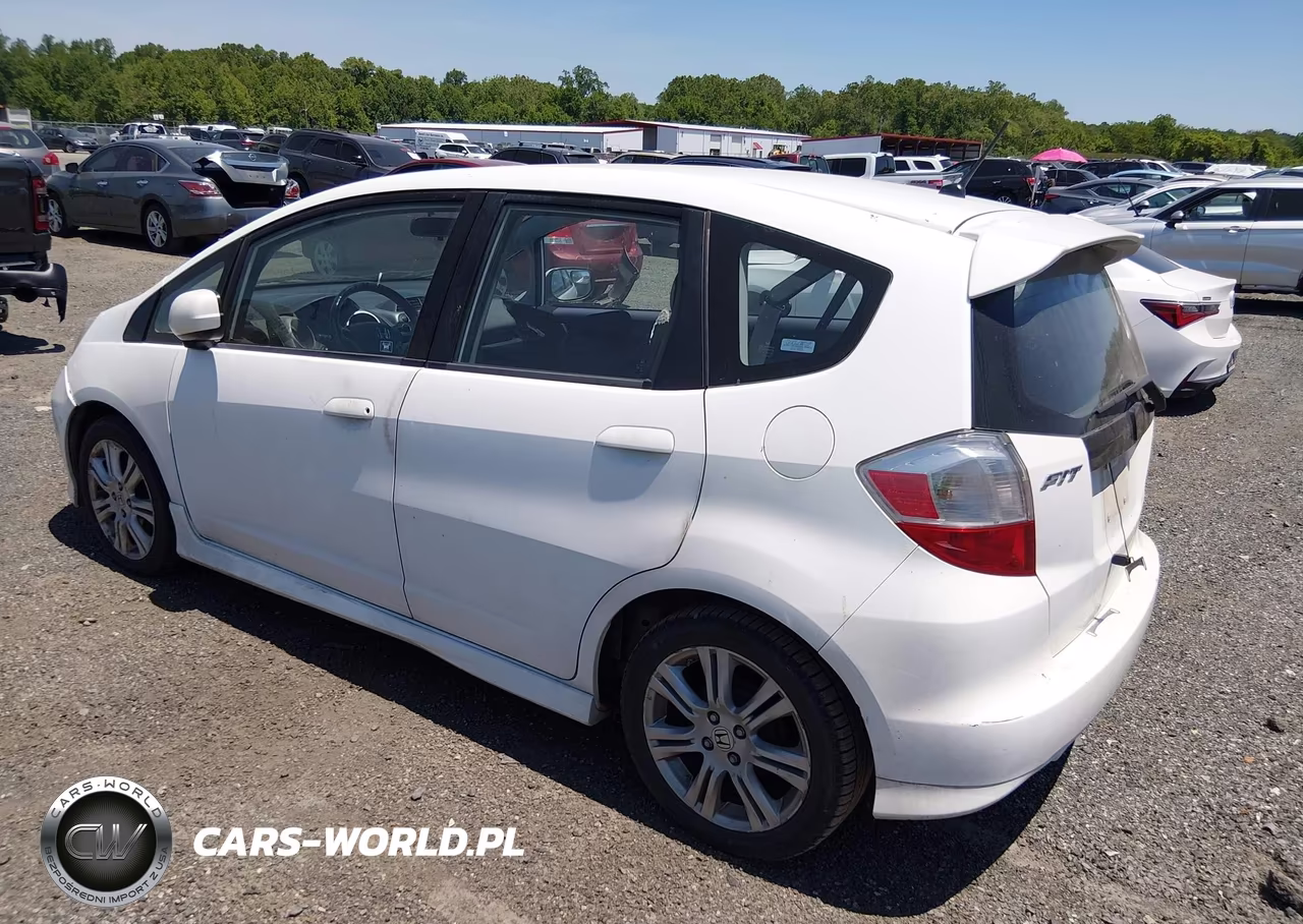 2009 Honda Fit Sport VIN:JHMGE88469C000861 - 3