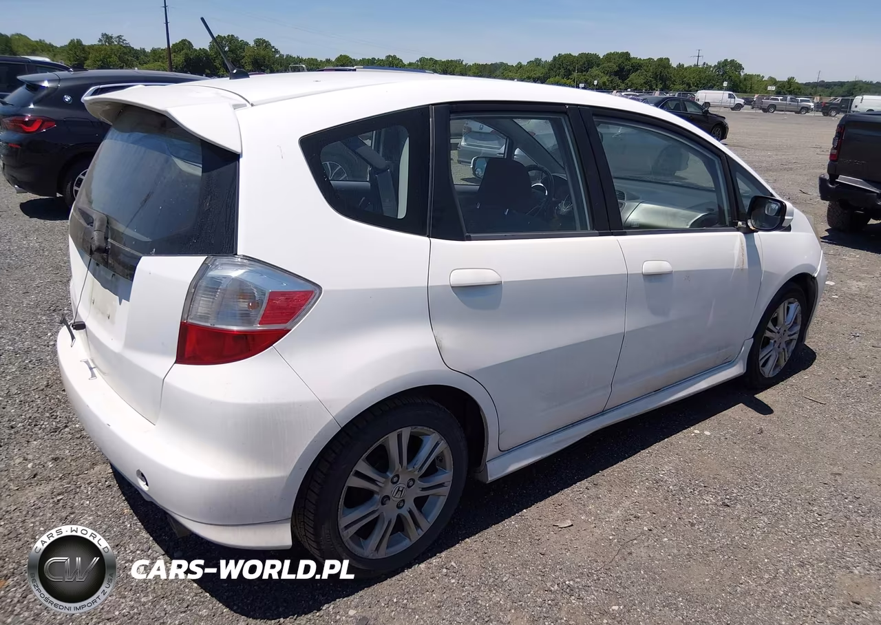 2009 Honda Fit Sport VIN:JHMGE88469C000861 - 4