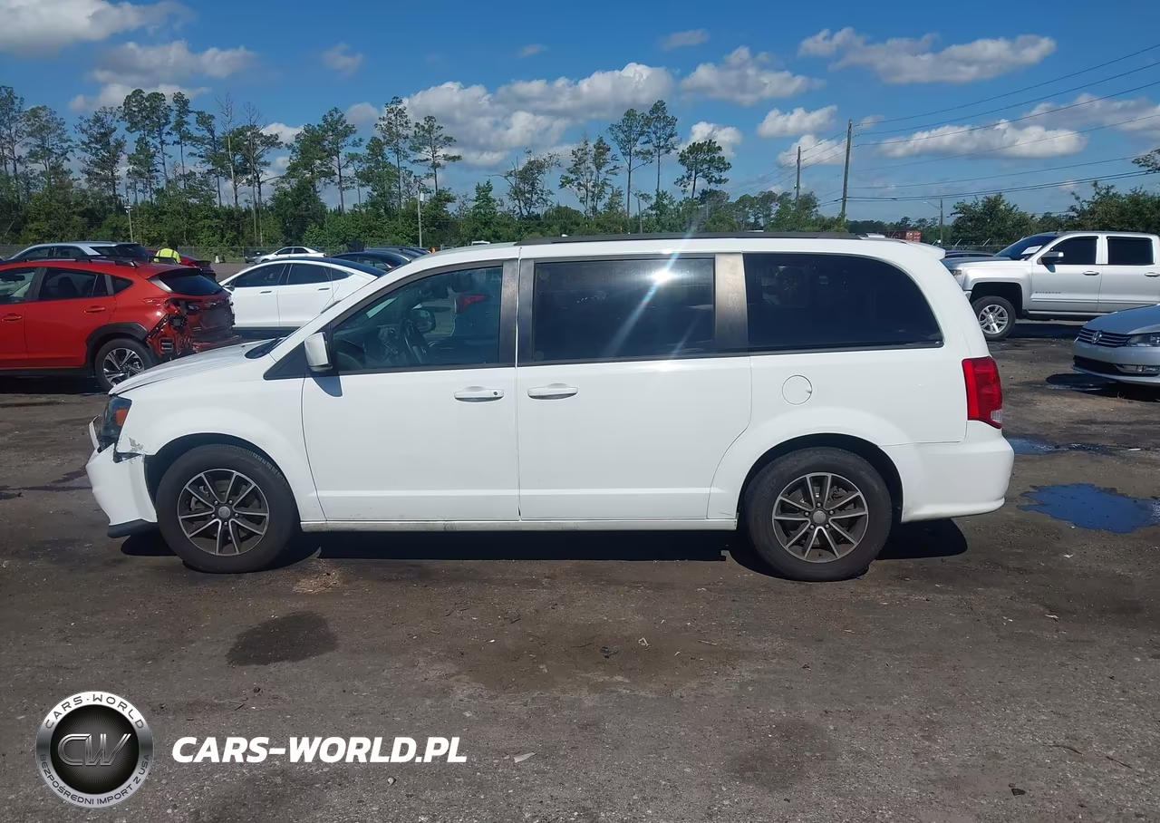 2019 Dodge Grand Caravan Gt VIN:2C4RDGEG9KR564622 - 13