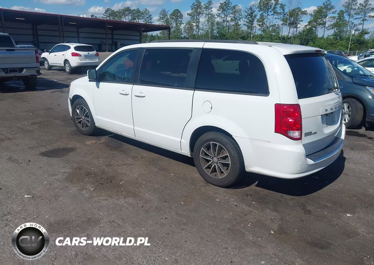 2019 Dodge Grand Caravan Gt VIN:2C4RDGEG9KR564622 - 3