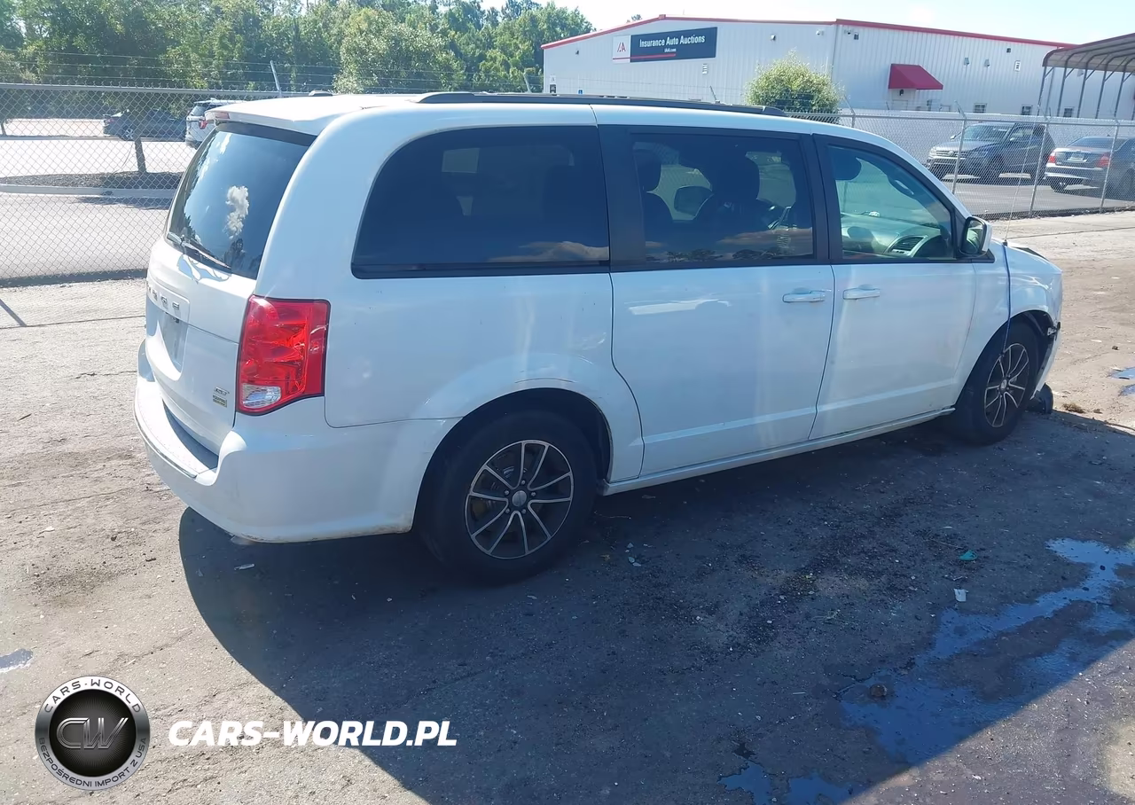 2019 Dodge Grand Caravan Gt VIN:2C4RDGEG9KR564622 - 4