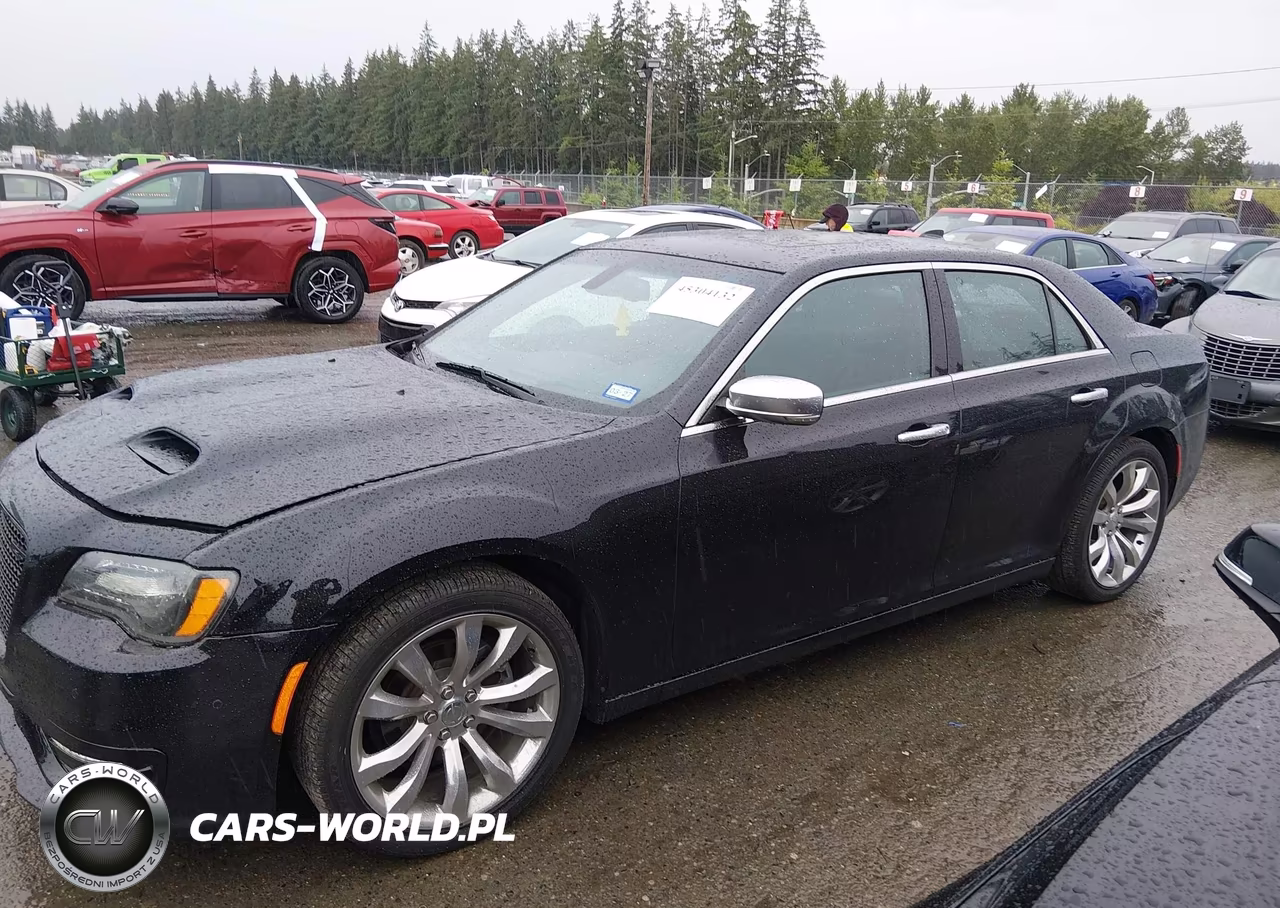 2015 Chrysler 300C Platinum VIN:2C3CCAPGXFH781017 - 14
