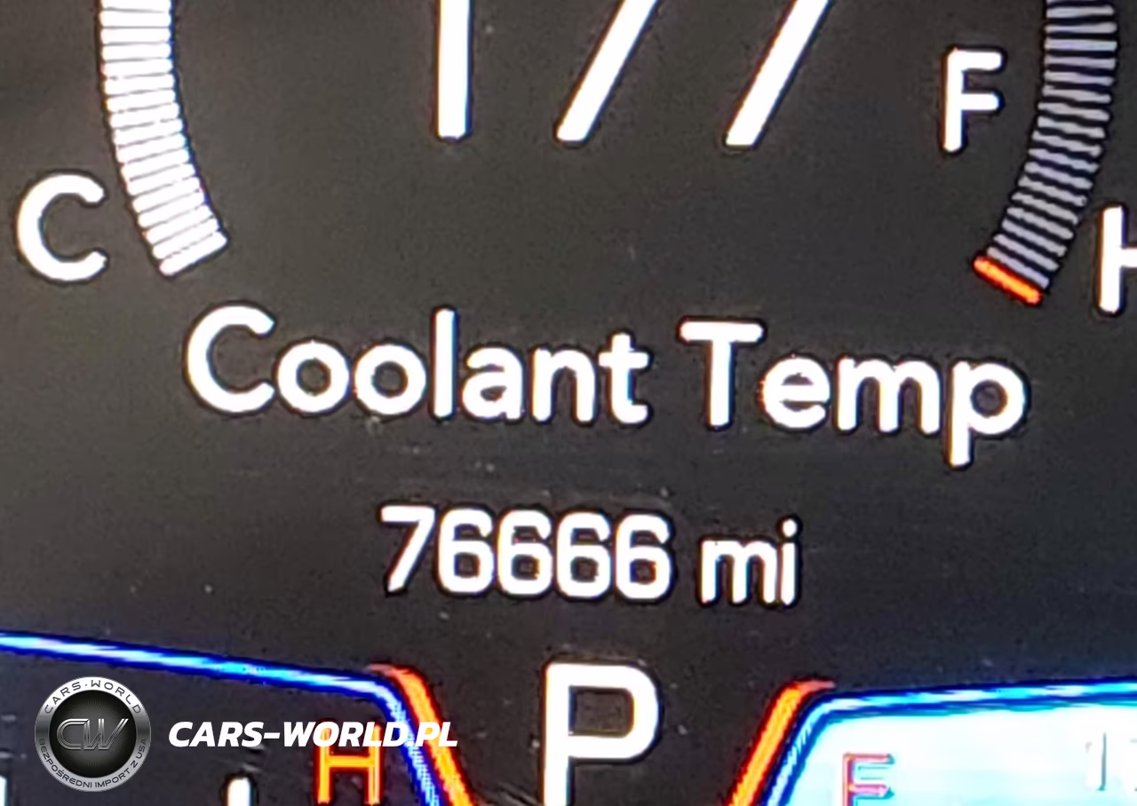 2015 Chrysler 300C Platinum VIN:2C3CCAPGXFH781017 - 15