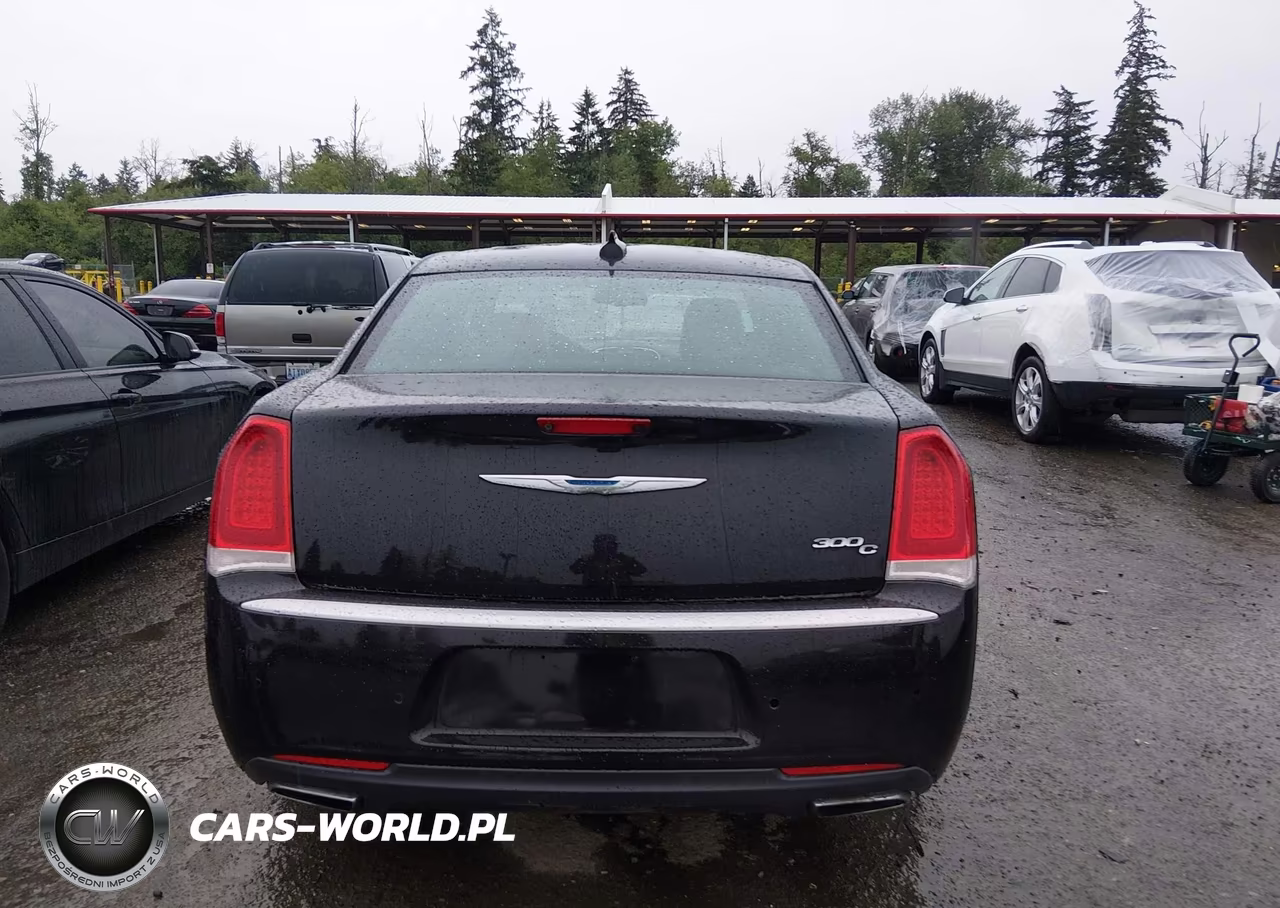 2015 Chrysler 300C Platinum VIN:2C3CCAPGXFH781017 - 16