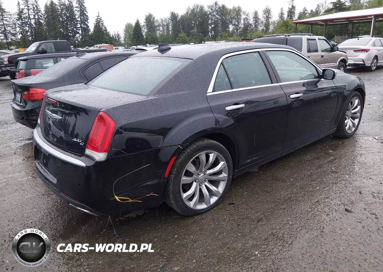 2015 Chrysler 300C Platinum VIN:2C3CCAPGXFH781017 - 4