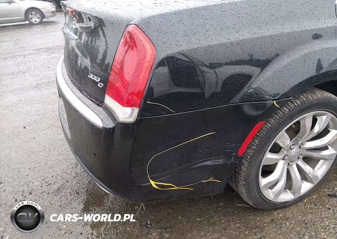 2015 Chrysler 300C Platinum VIN:2C3CCAPGXFH781017 - 6
