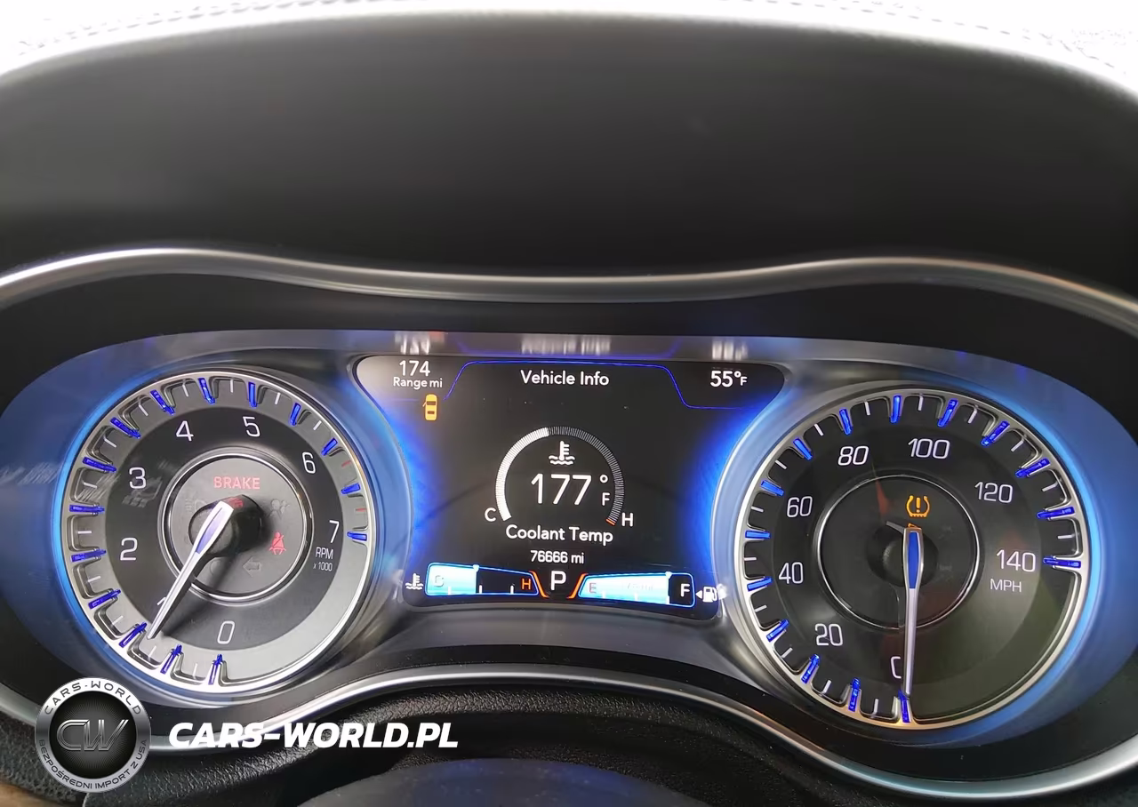2015 Chrysler 300C Platinum VIN:2C3CCAPGXFH781017 - 7