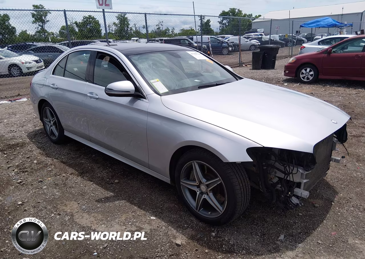 2017 Mercedes-Benz E 300 4Matic – zdjęcie 1 z 19
