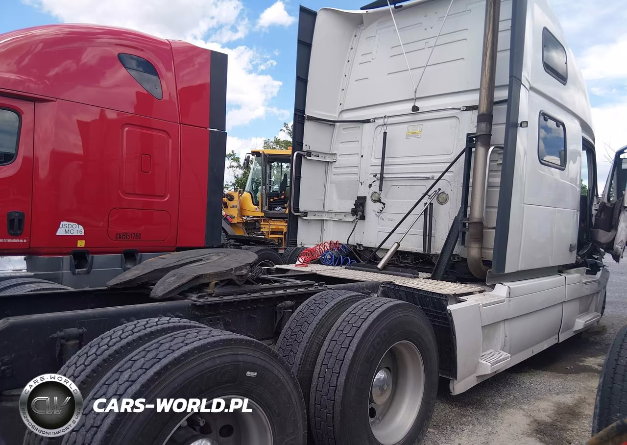 2017 Volvo Vnl VIN:4V4NC9TK2HN980719 - 4