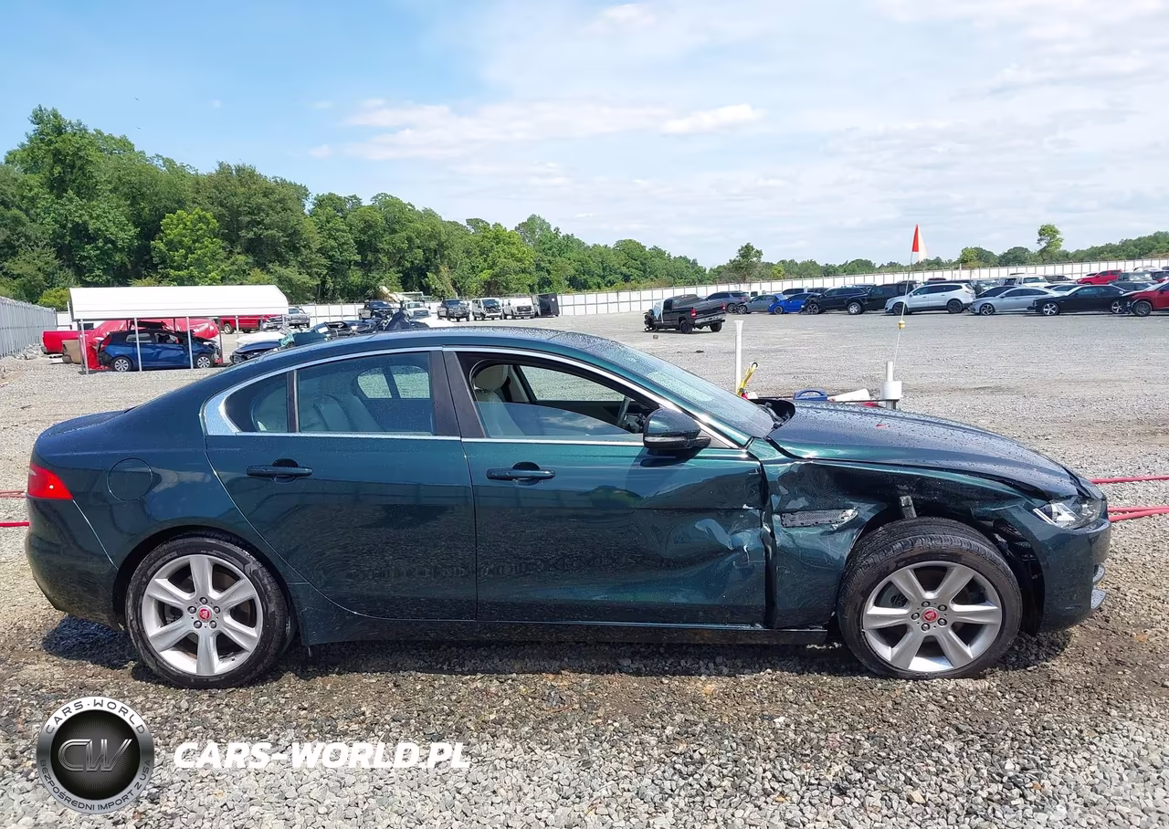 2017 Jaguar Xe 25T Prestige VIN:SAJAE4BG6HA972667 - 13