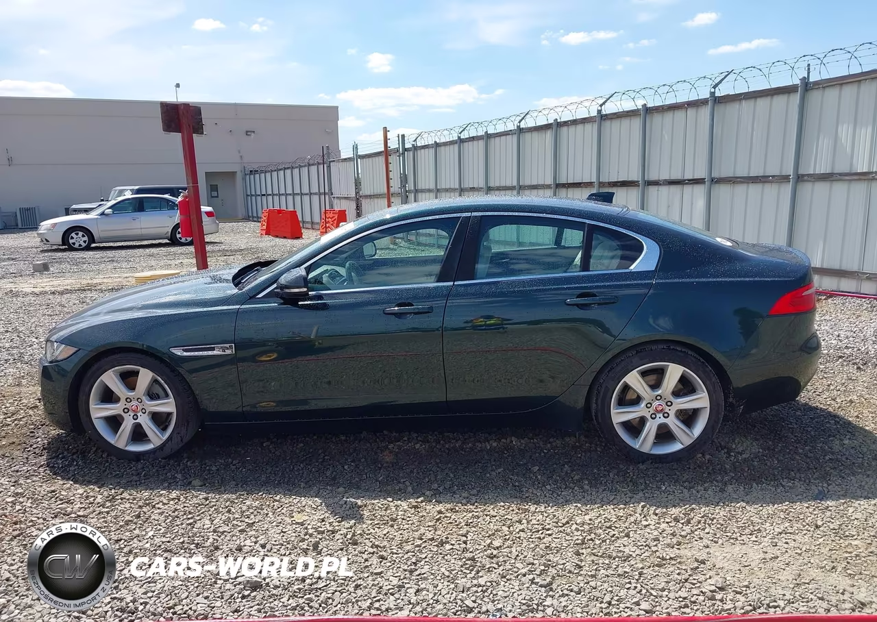 2017 Jaguar Xe 25T Prestige VIN:SAJAE4BG6HA972667 - 14