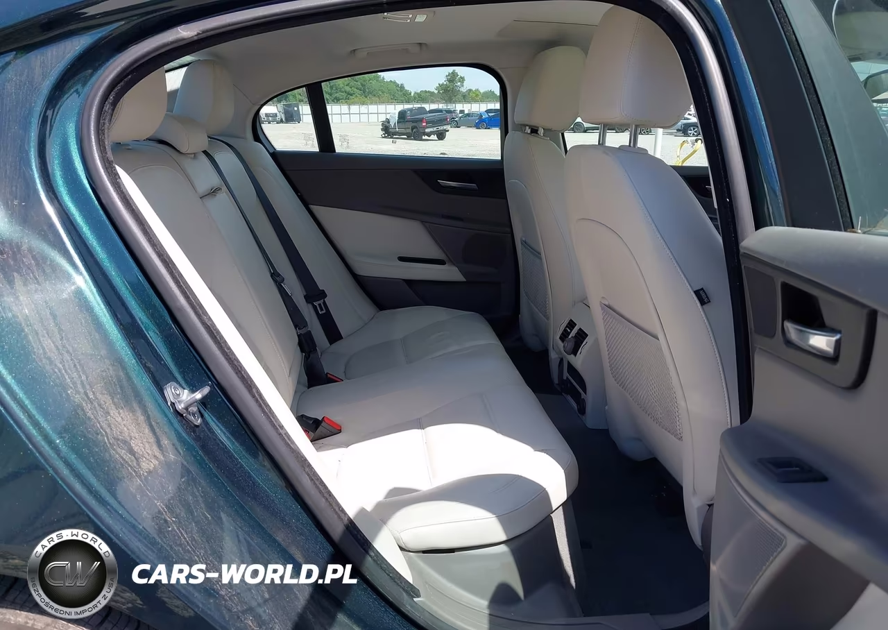 2017 Jaguar Xe 25T Prestige VIN:SAJAE4BG6HA972667 - 8