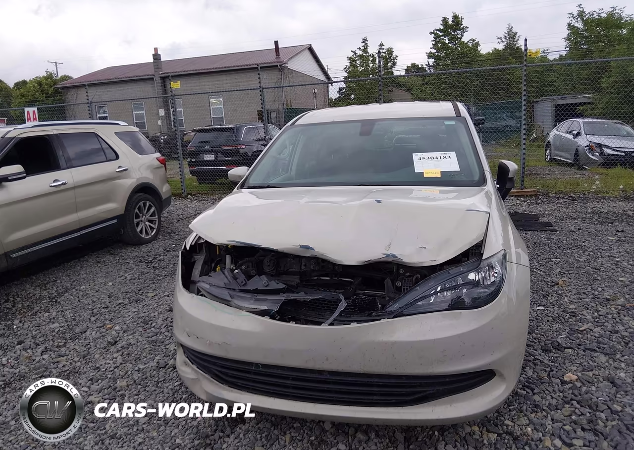 2017 Chrysler Pacifica Touring VIN:2C4RC1DG5HR609839 - 12