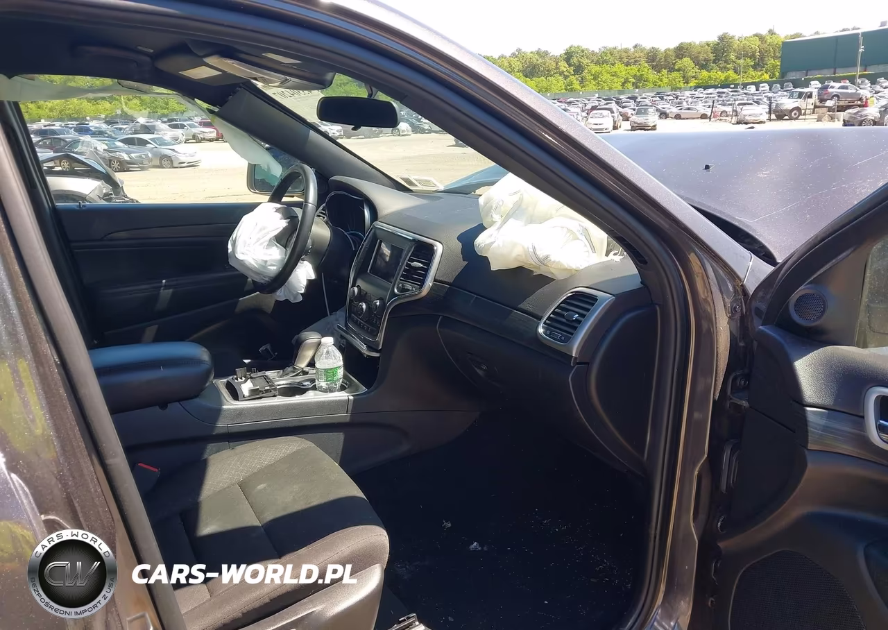 2021 Jeep Grand Cherokee Laredo E 4X4 VIN:1C4RJFAG2MC594436 - 5