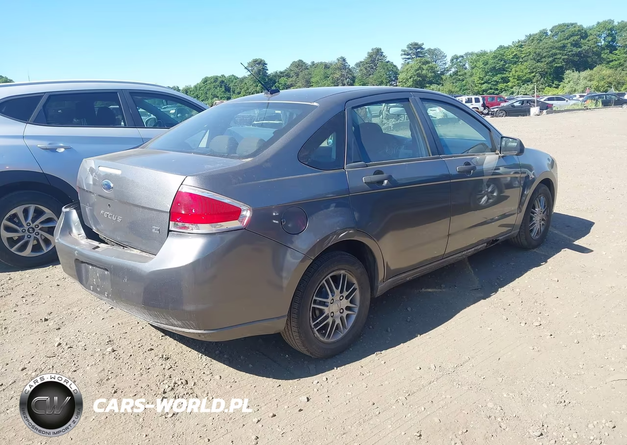 2009 Ford Focus Se VIN:1FAHP35N49W137964 - 4