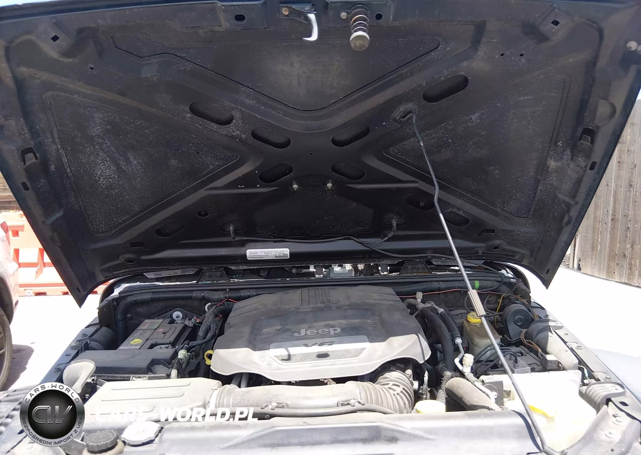 2015 Jeep Wrangler Unlimited Sport VIN:1C4BJWDG4FL600625 - 10
