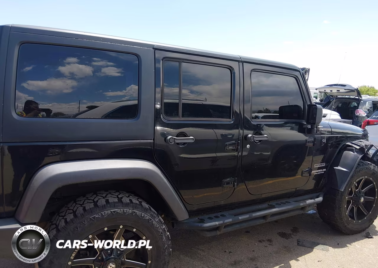 2015 Jeep Wrangler Unlimited Sport VIN:1C4BJWDG4FL600625 - 13