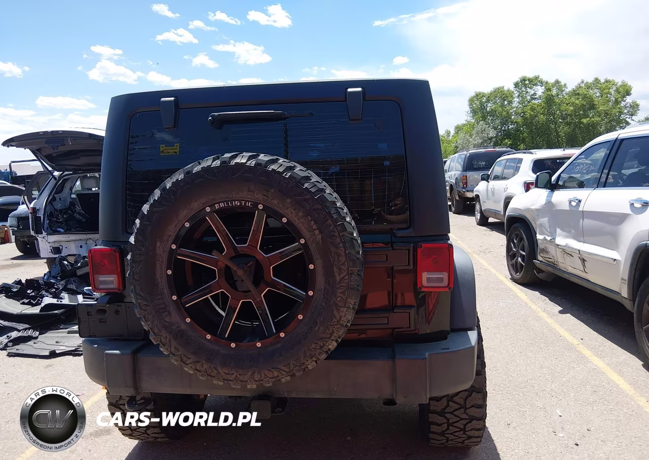 2015 Jeep Wrangler Unlimited Sport VIN:1C4BJWDG4FL600625 - 16