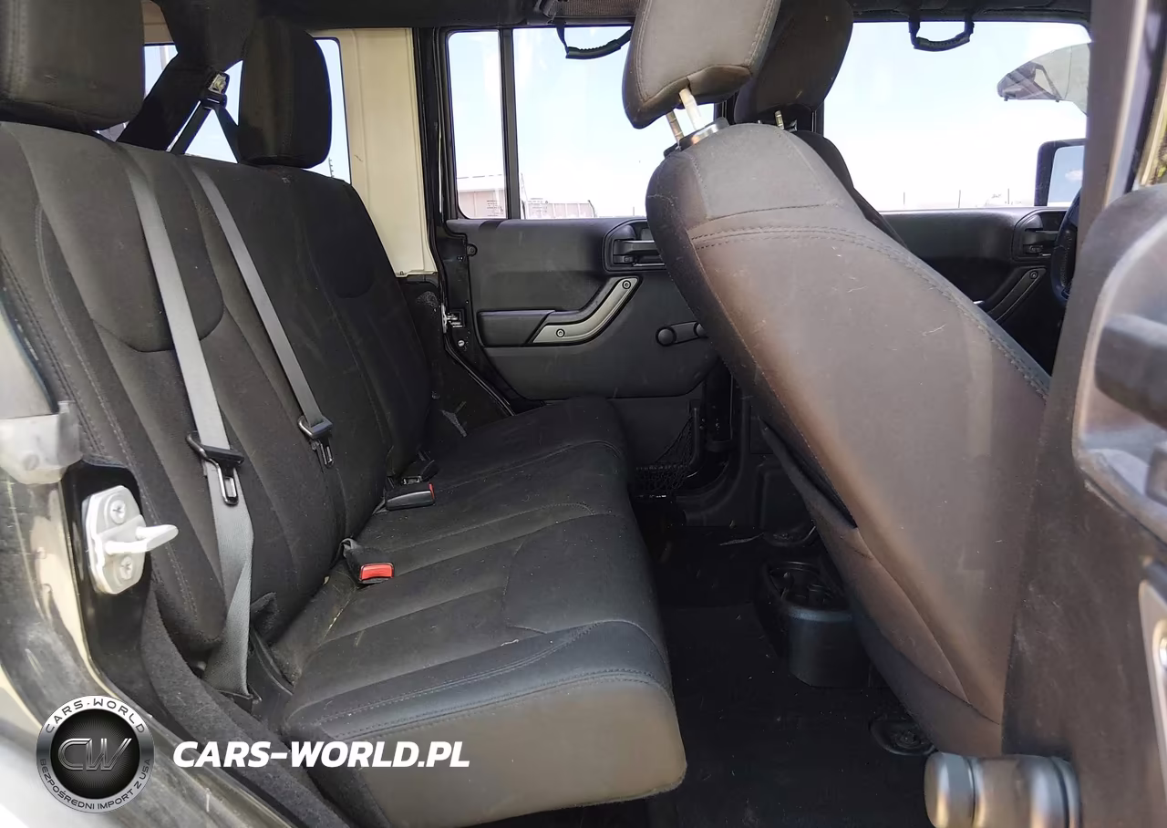 2015 Jeep Wrangler Unlimited Sport VIN:1C4BJWDG4FL600625 - 8