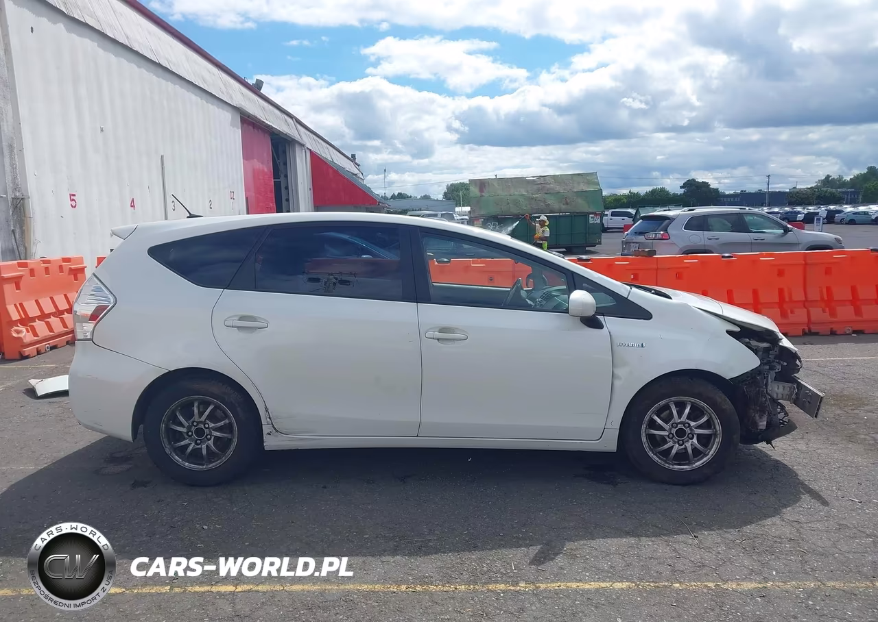 2014 Toyota Prius V Three VIN:JTDZN3EU1EJ008454 - 14