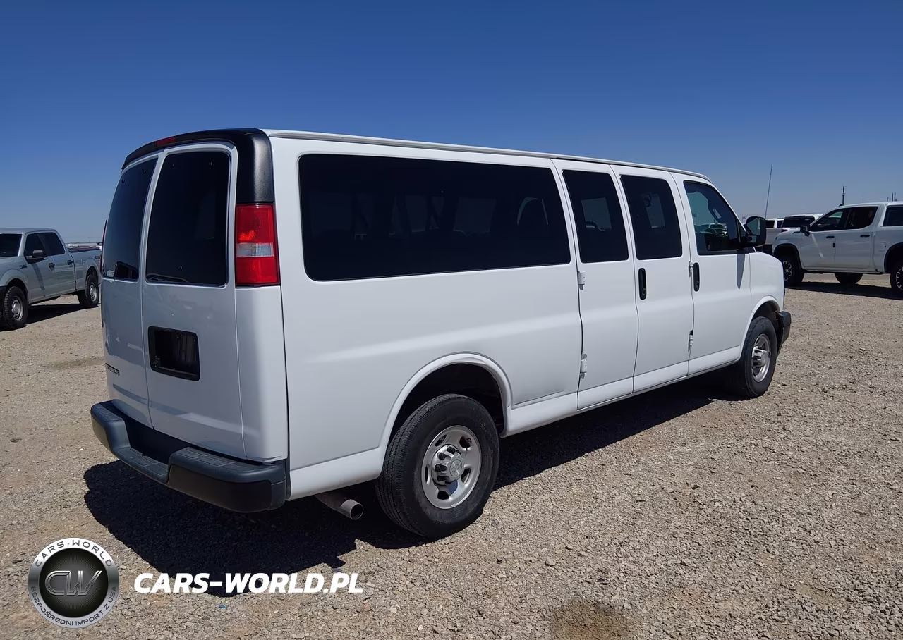 2019 Chevrolet Express 3500 Ls VIN:1GAZGNFG9K1355128 - 4