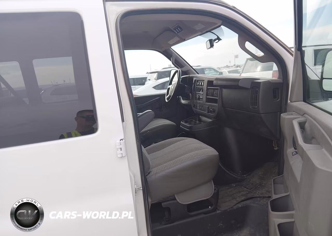 2019 Chevrolet Express 3500 Ls VIN:1GAZGNFG9K1355128 - 5