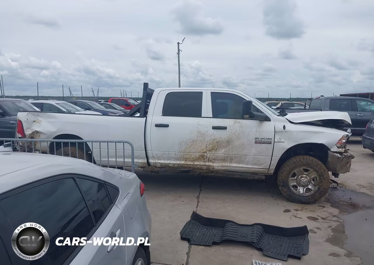 2018 Ram 2500 VIN:3C6UR5HL9JG326306 - 14